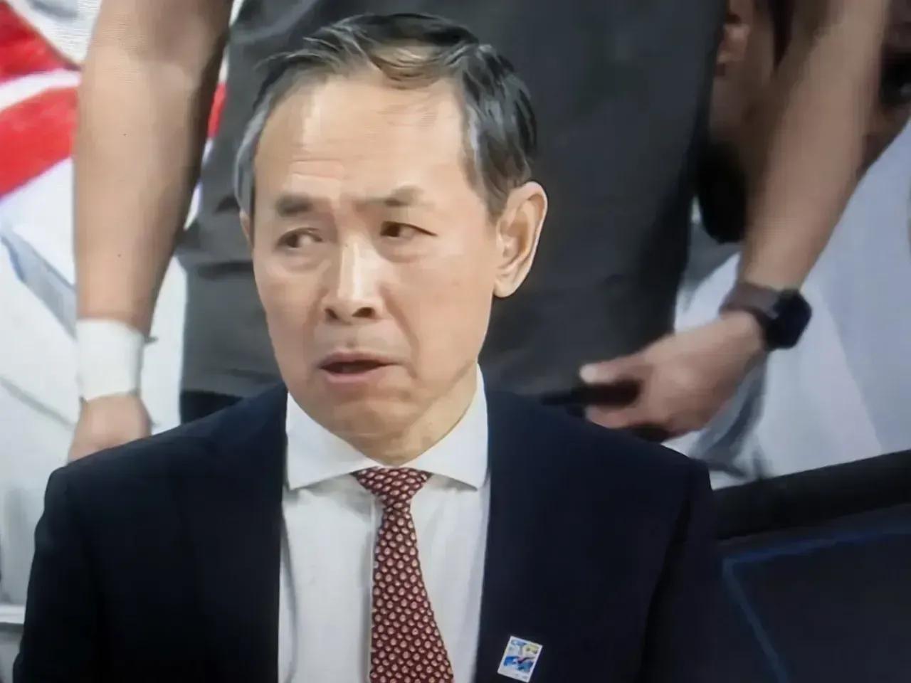 福建队都能输！北气的“笼包”到底是谁？
1 许利民自己
2 周琦
3 赵睿
4 