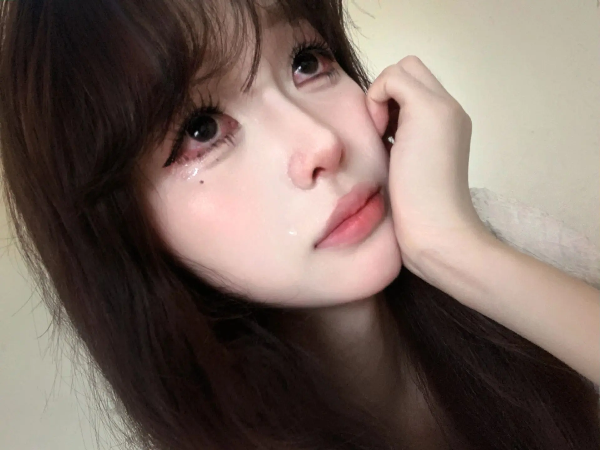 你都不想抱抱我 你真是神经病