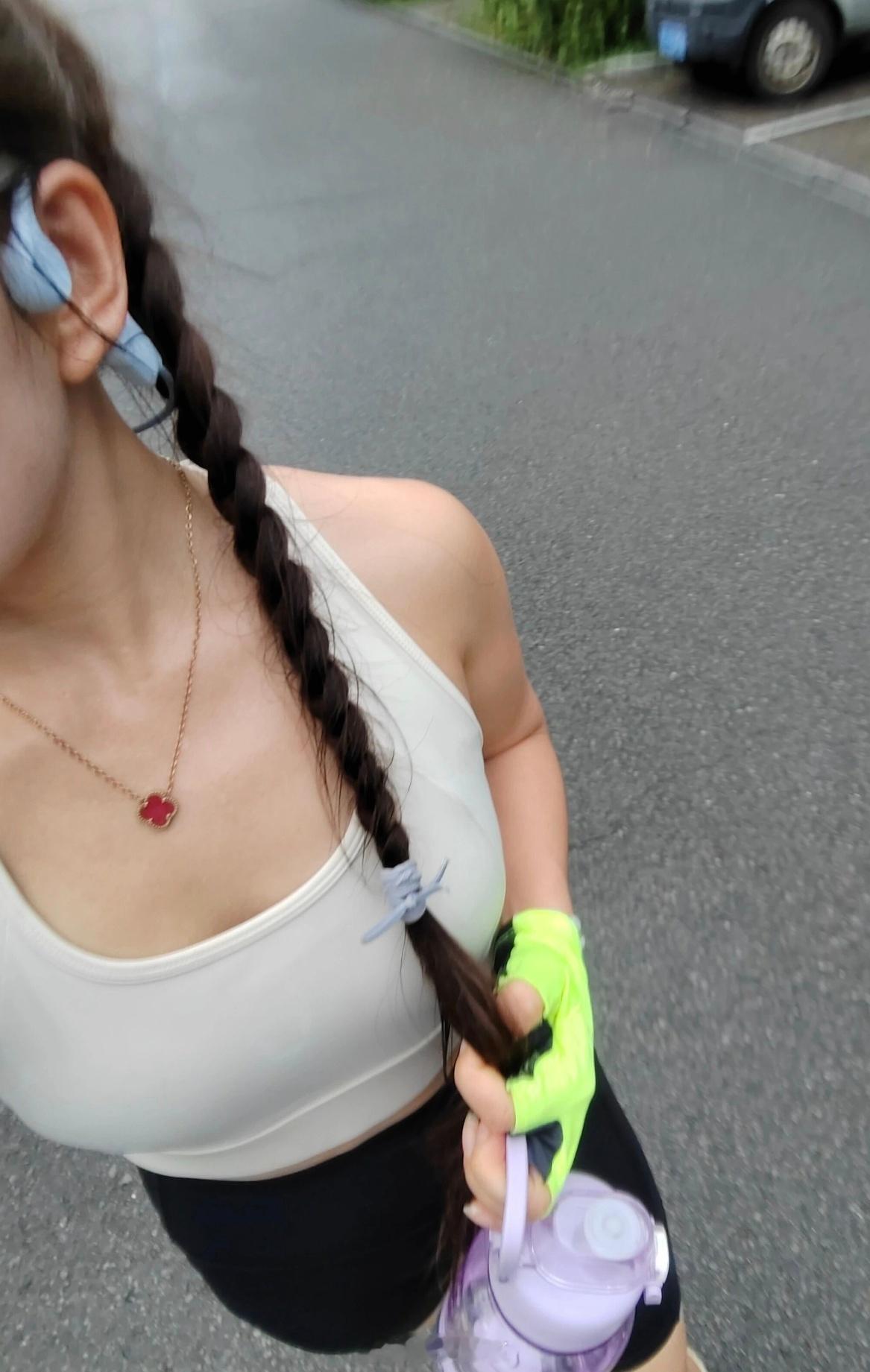 有些妹纸？咱确实配不上……我下决心健身了！[怒][怒][怒]潘达夜间模式 ​​​