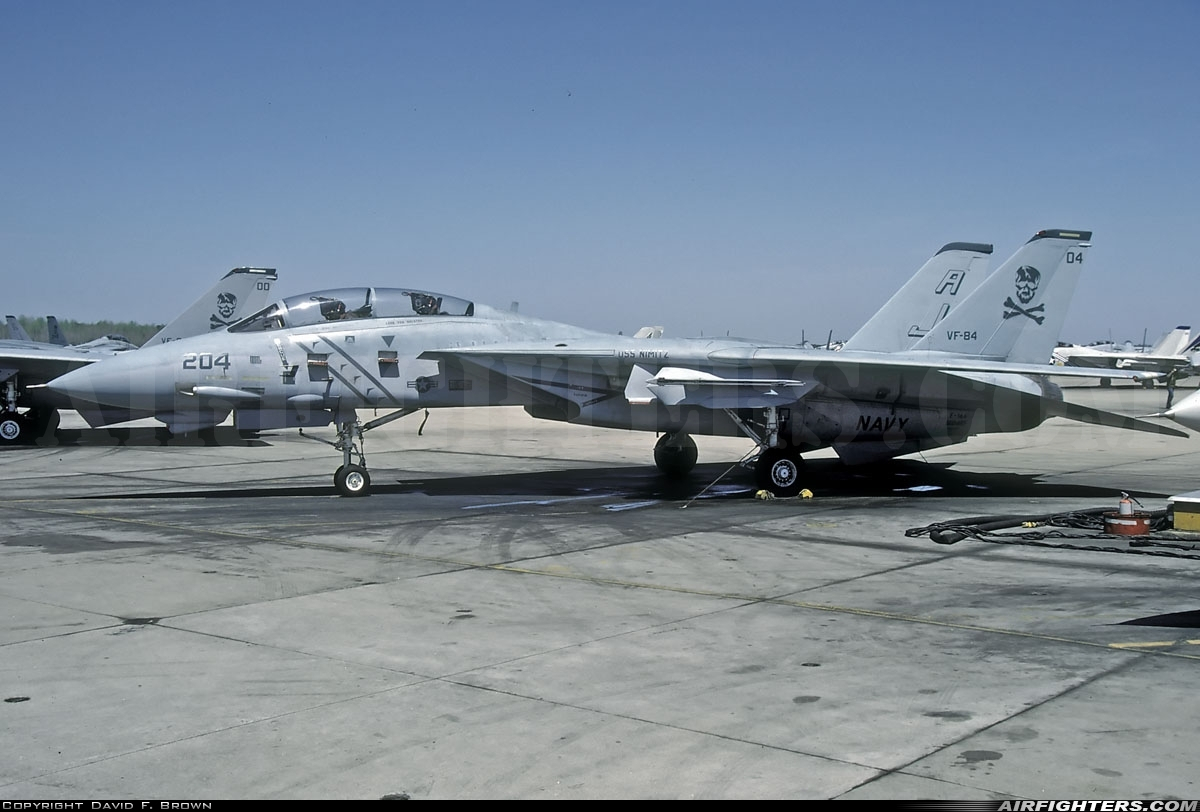 猫宁。VF-84 'Jolly Rogers' 海盗旗中队旗下204号机F-14
