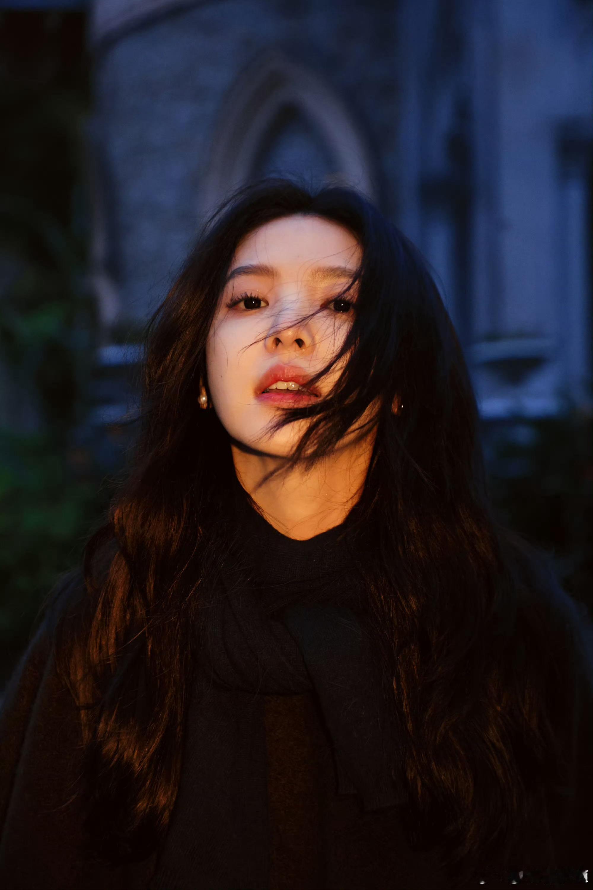 章若楠我的女朋友 zrn章若楠高凡 繁星之下盼晨曦，黄昏之后思蝉鸣，皎月清凉你是