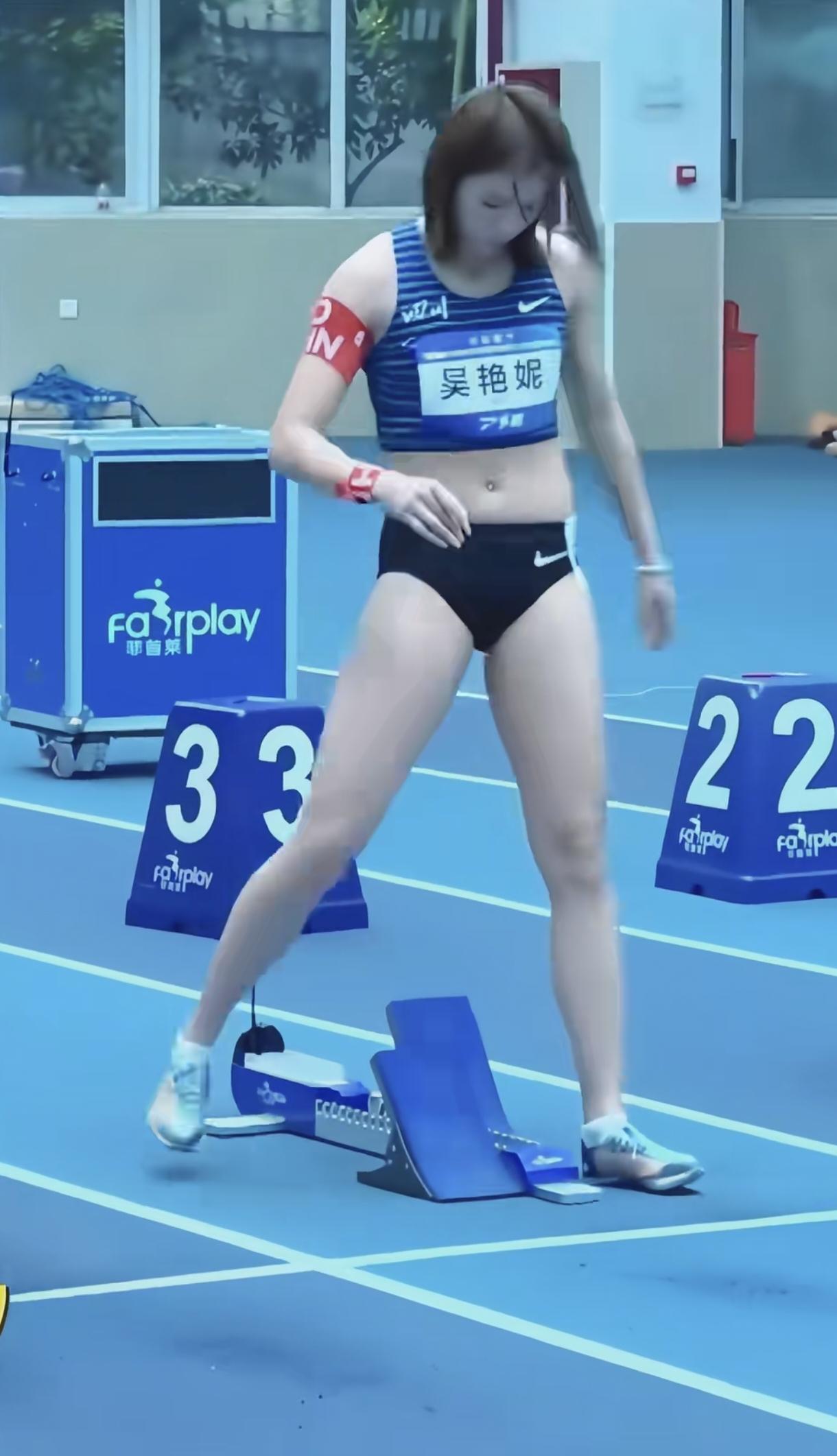 吴艳妮身材真好，皮肤真白！如果她参加国内比赛妥妥的第一。同时间国内拿冠军的林雨薇