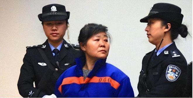 2014年，陕西产科主任张素霞，因贩卖26个新生儿被判死刑，却不愿供出孩子们的下