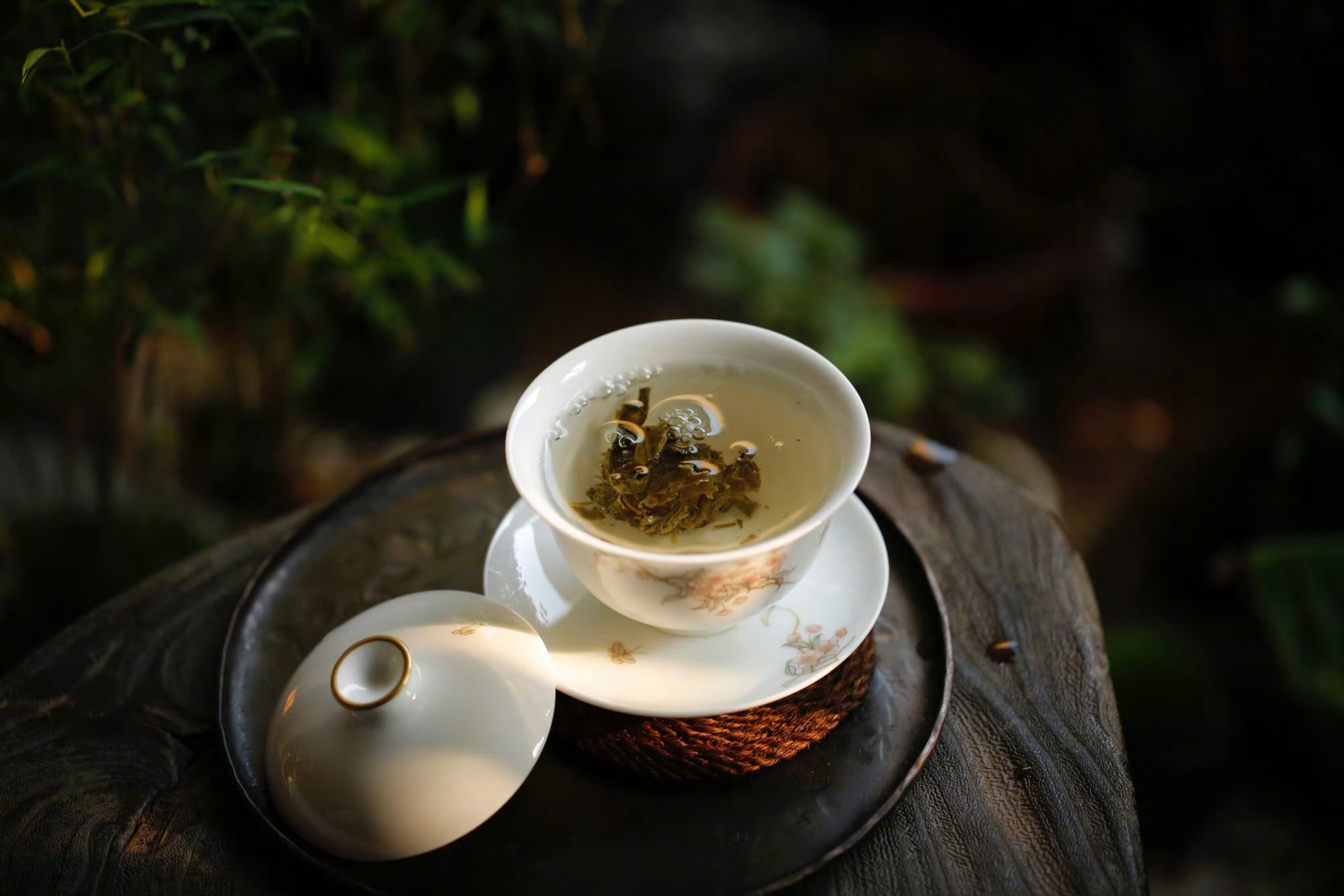 不要花太多时间去处理关系，有了钱，有了本事，一切关系都会很顺畅，如果不顺畅，那是