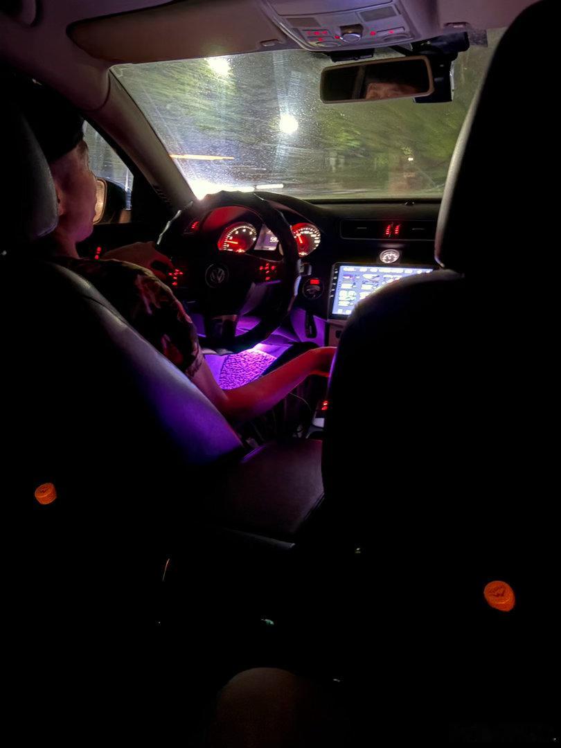 我爱北京，打车居然还能打到迈腾。昨晚折腾了一天，落地北京大半夜了，没有接机了。只