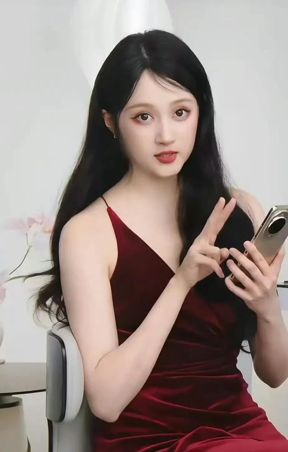 关晓彤你要毁了自己吗。。。。大家对她的包容性还是太高了，是不是喝酒太猛了才这么快