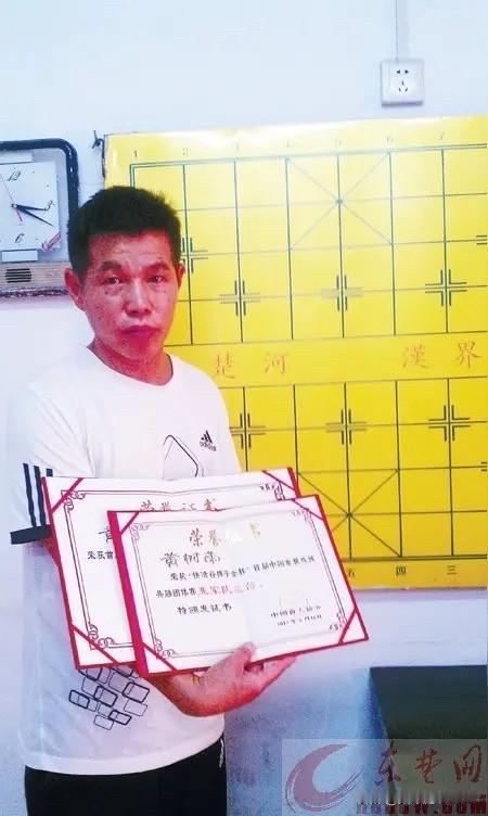 身在黄石大冶，深耕乡土随笔与人生感悟，我总结出长久写作的心得。
写作不靠一时热情