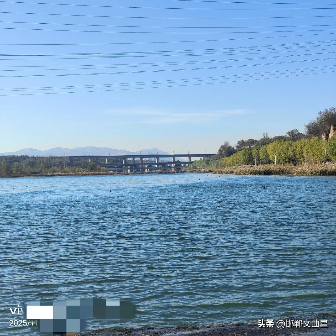 武安市南洺河生态走廊东洞河，碧水蓝天，群鸟戏水，是周末带孩子游玩的好去处！ 邯郸