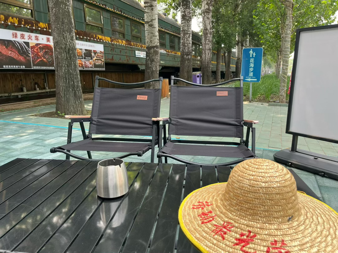 不是岁月消磨了狂野，而是南墙教会了释然。 生活手记茶人莉语