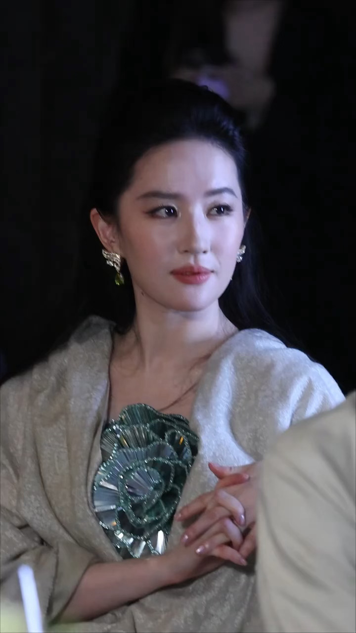刘亦菲丨怼脸生视频美得无懈可击💅🏻一抬头刘亦菲在我面前