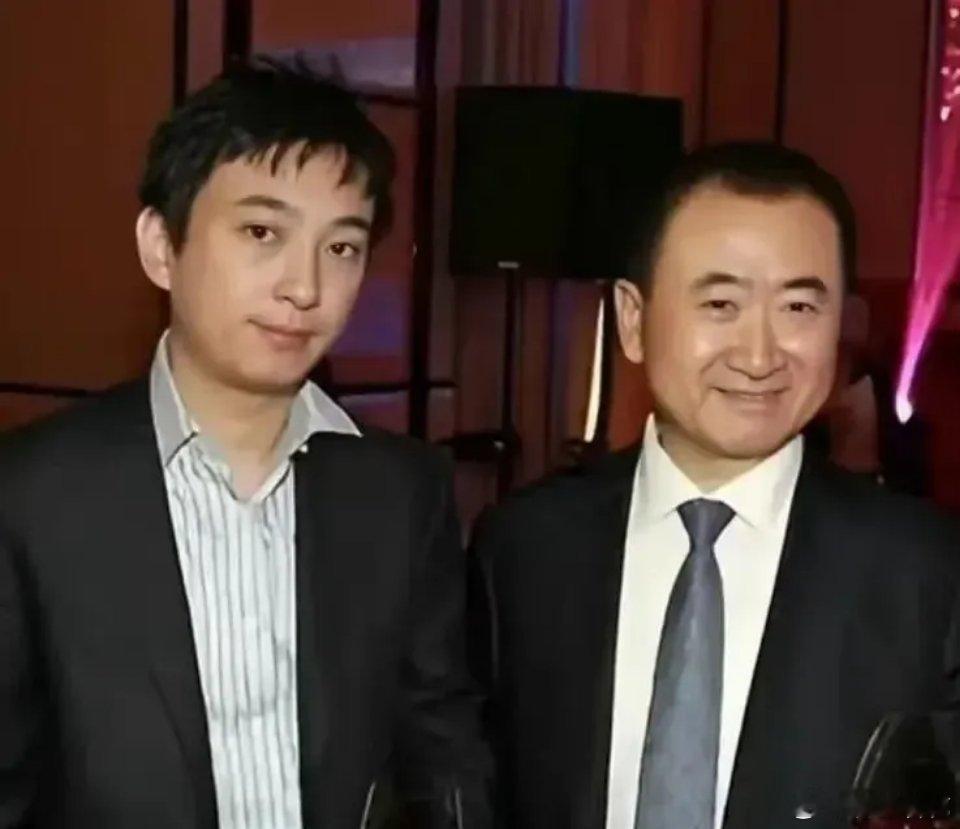 吃了几天娃多多的🍉突然发现，这些豪门二代里最幸福的居然是王思聪，因为他妈妈太给
