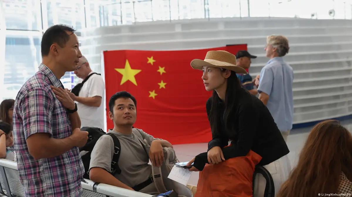 台湾当局警告大陆勿将中东撤侨政治化。

在如此危急的时刻，中国大陆积极帮助台湾同