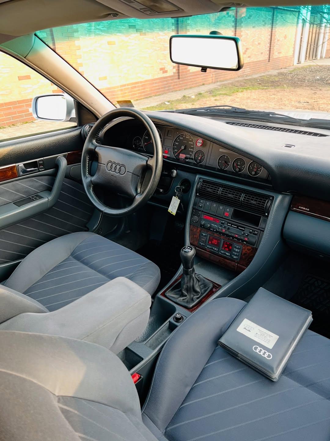 1996年 奥迪 A6 (C4)

这是一台足以令奥迪拥趸心跳加速的C4代 A6