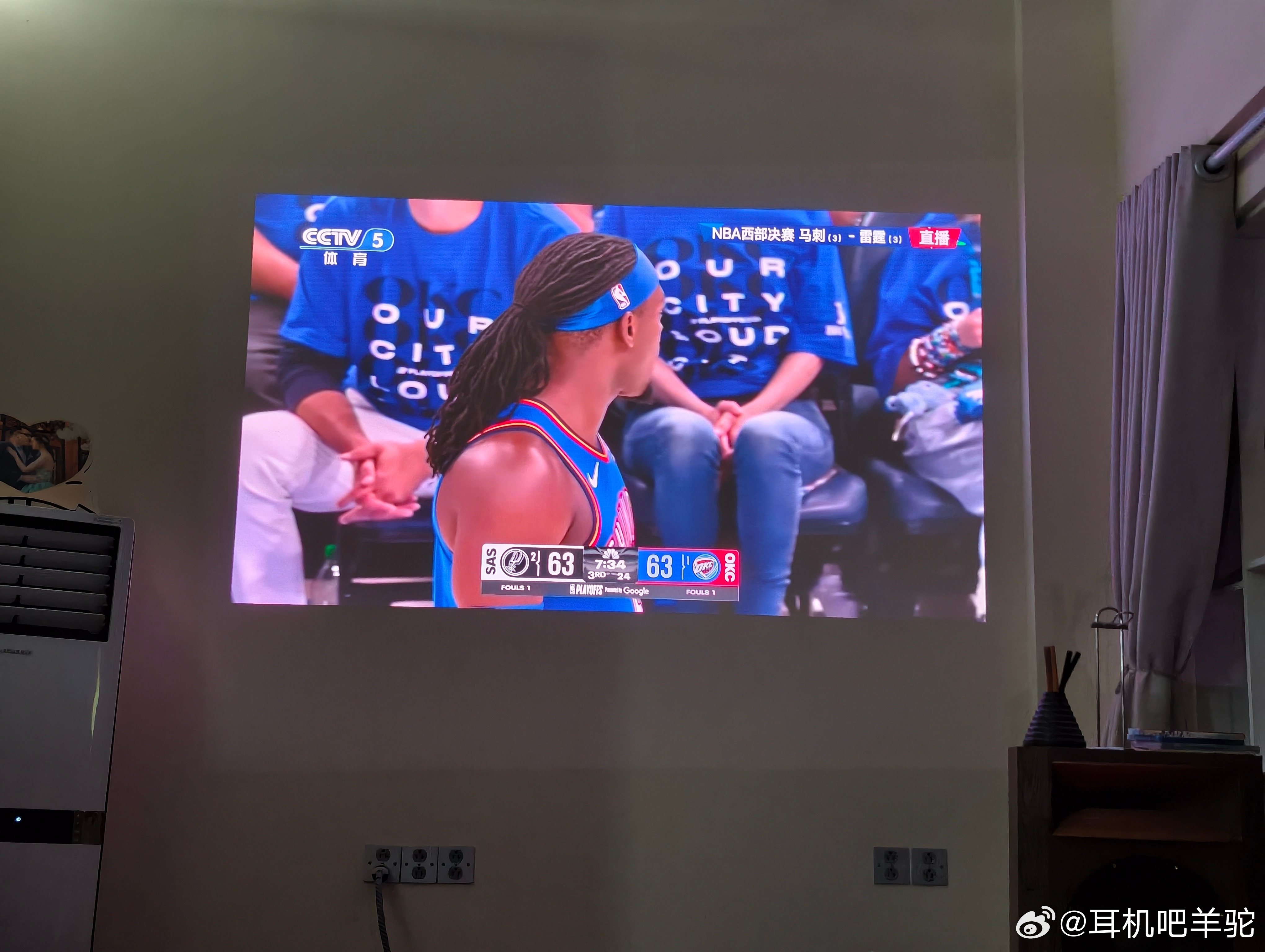 马刺vs雷霆马刺算是给自己拼到了一个相对公平一点的竞赛环境，这场好看了。这几个球