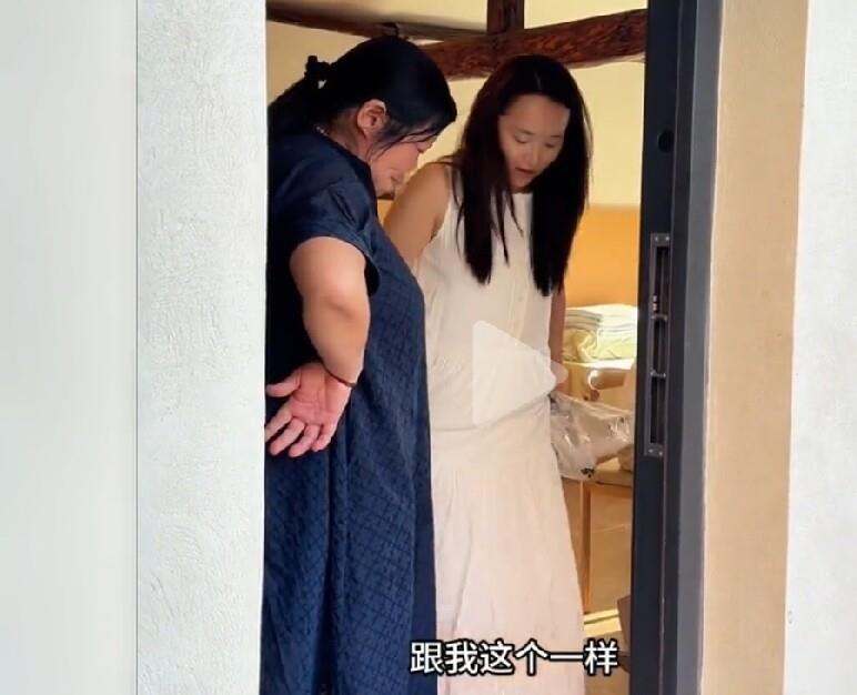 《给亲妈和婆婆各买了双鞋，老公一句话问住我了》
上周末干了件事，给两位妈妈各买了