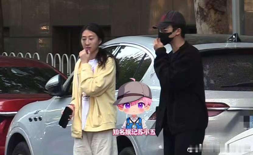 曝黄子弘凡同女经纪人玩耍至深夜曝黄子弘凡同女经纪人玩耍至深夜，此前2026年4月