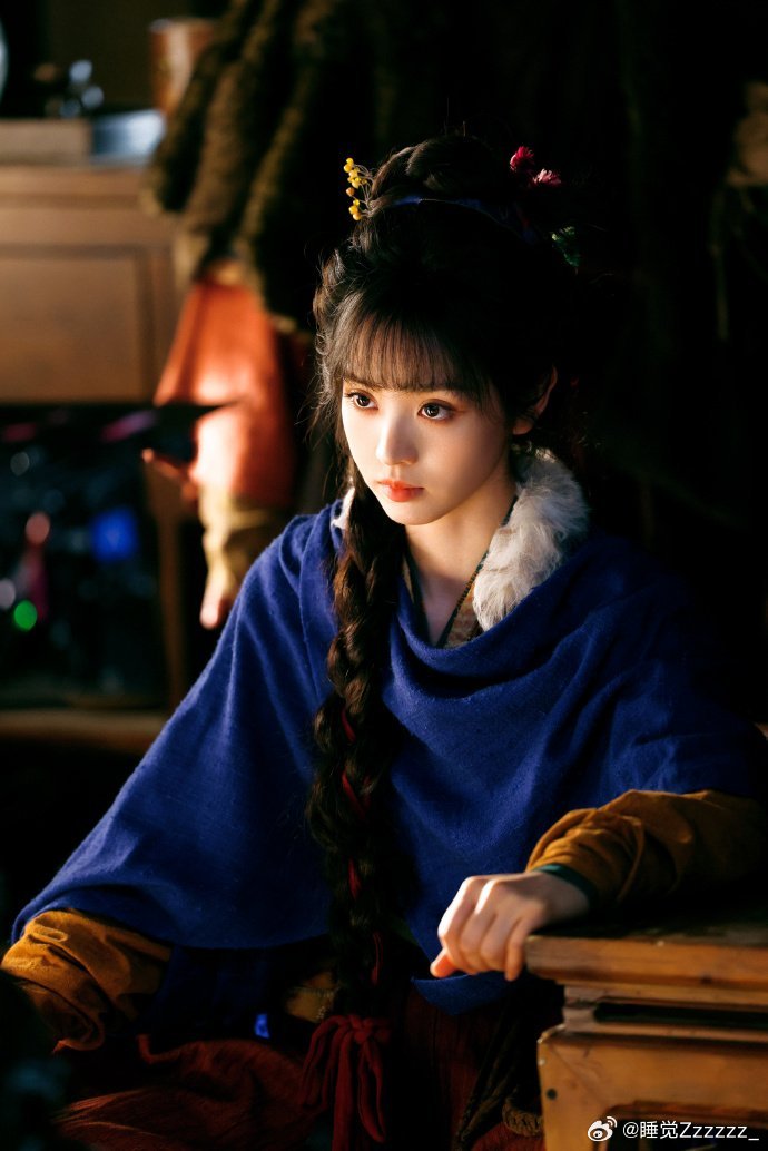 田曦薇争气田曦薇真的太争气了，靠作品和角色一步步站稳脚跟，《逐玉》热度一路走高，