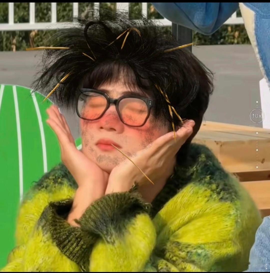 十个勤天[超话] 禾伙人炸裂头像每张图都能配上∶ 宝  我捡垃圾回来啦～哪个禾禾