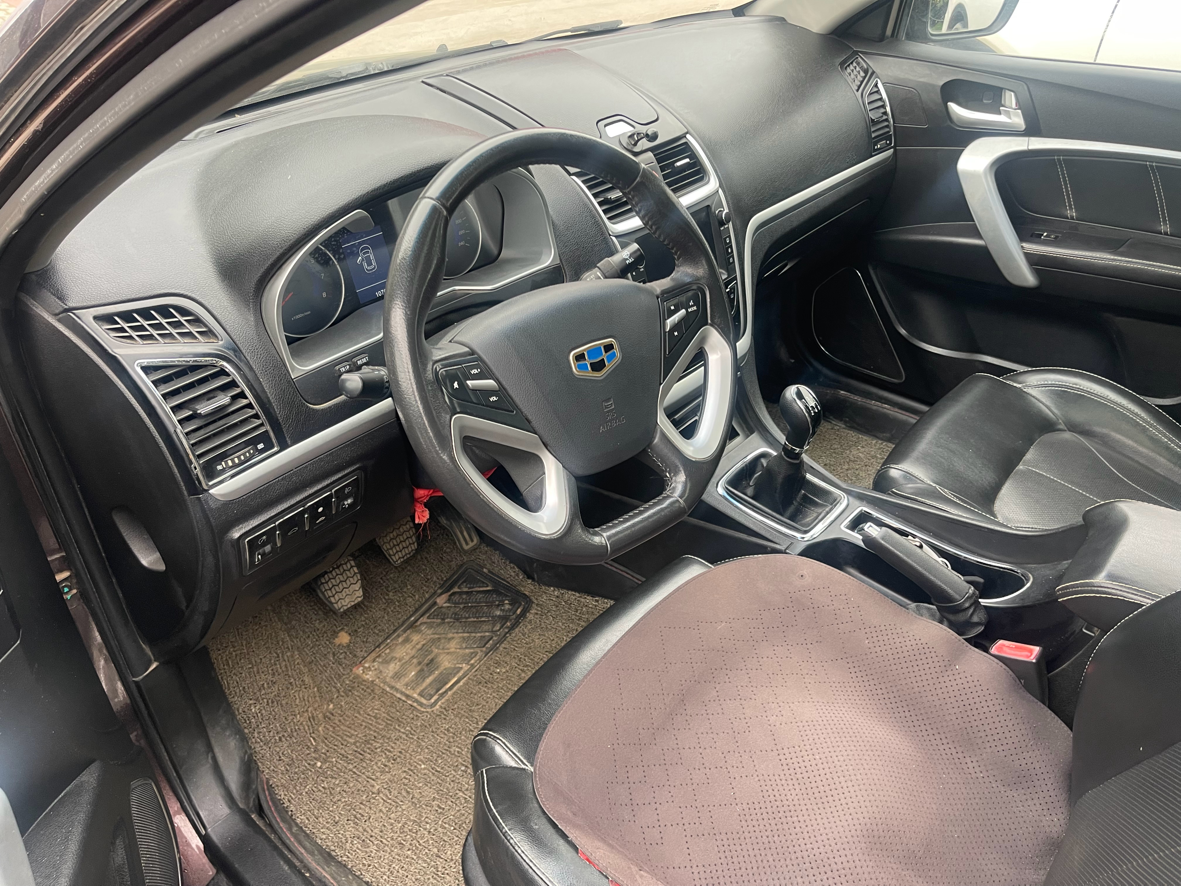 拿下一台2016年一手吉利帝豪，1.5L手动 新款发动机开起来相当丝滑 10万公