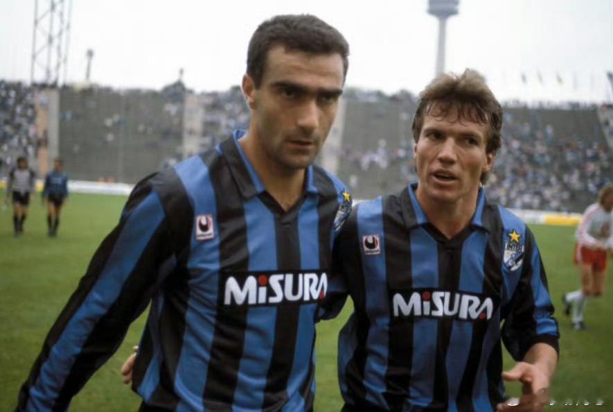 国米名宿贝尔戈米在圣诞节期间接受了国米官方电视台的采访，回顾了自己的国米生涯。贝