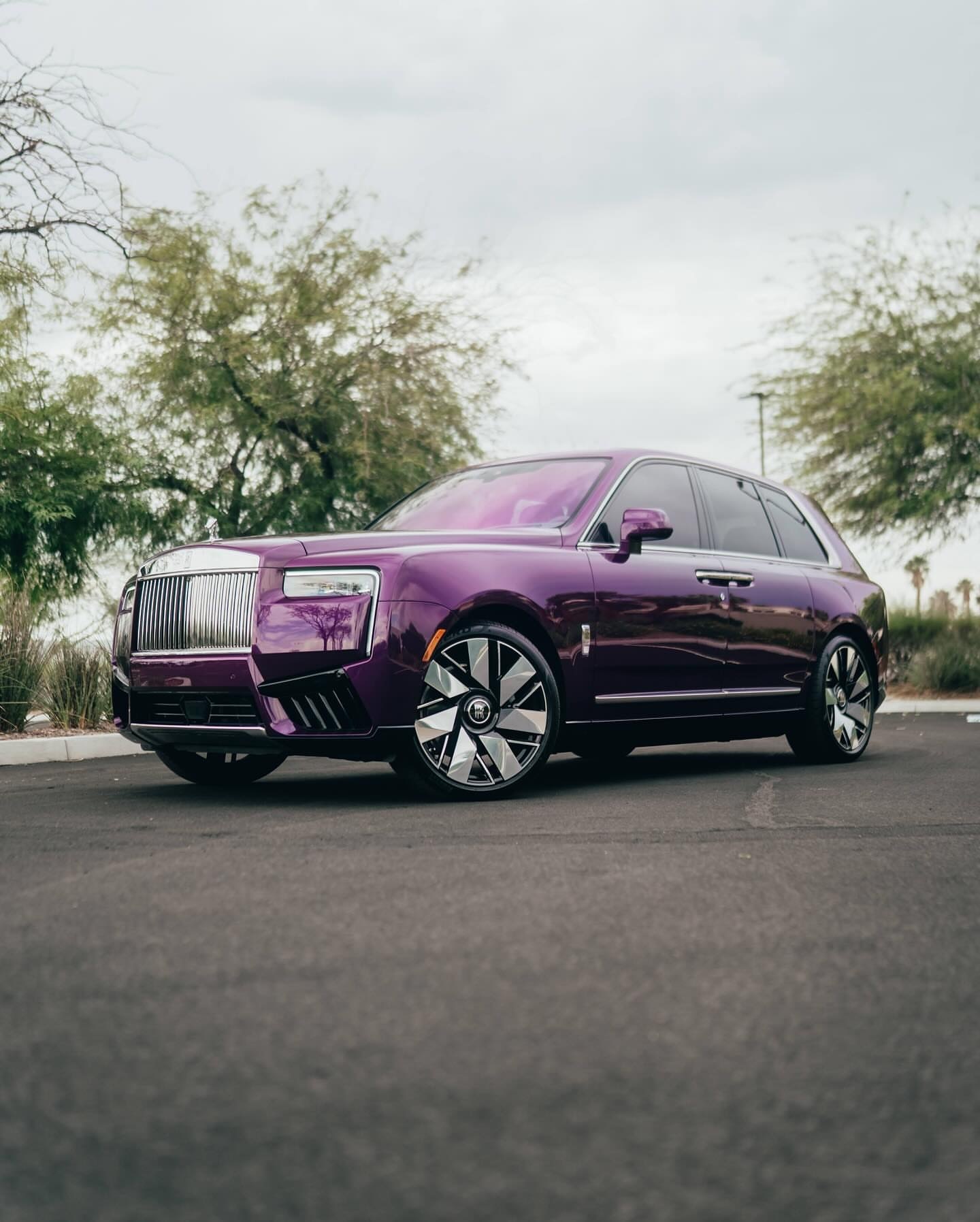 🌟 2025款劳斯莱斯Cullinan🦄 暮色紫外观 | 二元交织淡紫内饰沉