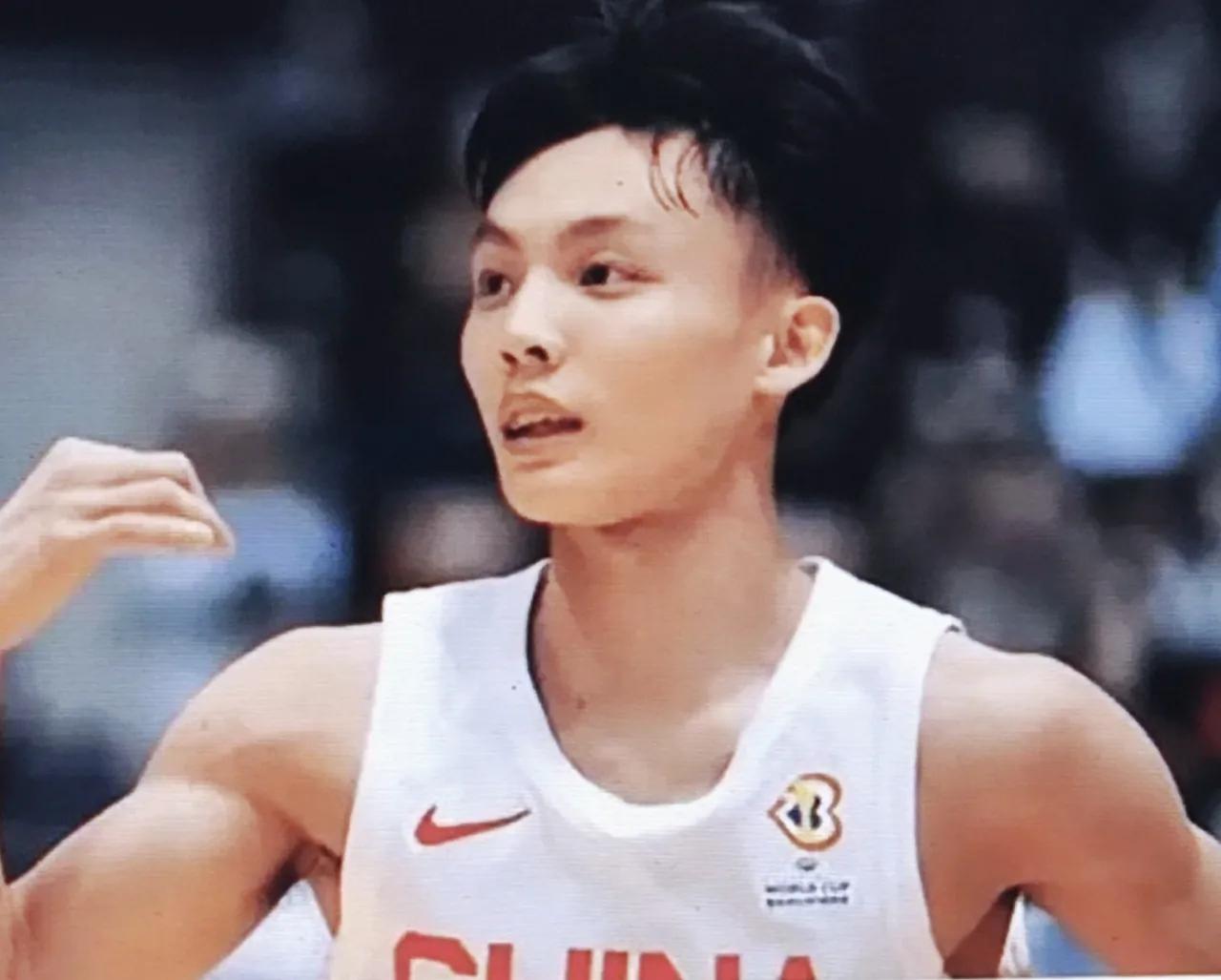 徐杰说:“不认为河村勇辉比我强很多，但我很自信敢闯出去”。
徐杰这样说表现出自强