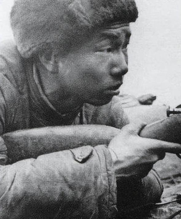 1953年，神枪手张桃芳去见皮定钧，说他毙敌211人，这个战绩已是罕见，结果皮定