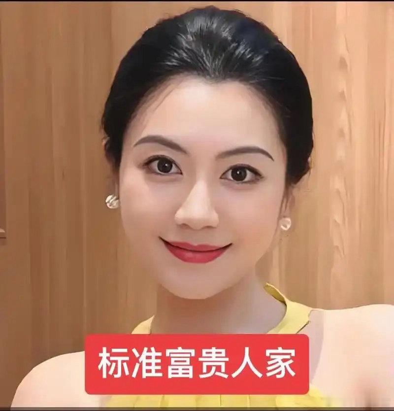 情绪稳定有贵气:眉毛跟情绪也有关系。情绪稳定的人，眉毛大多平顺，不拧成疙瘩，眉距