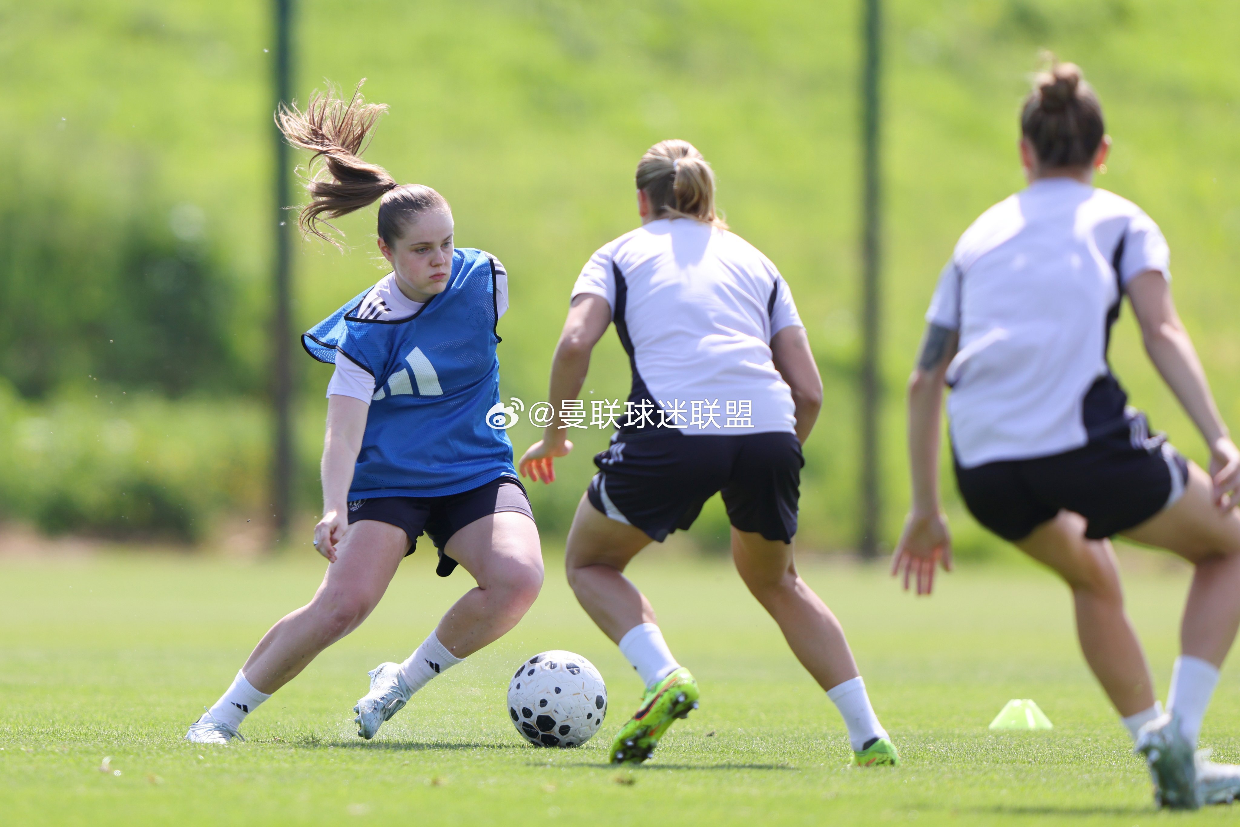 曼联 〖26-05-22训练图〗女足备战2026年世界七人足球赛  红魔图库 组