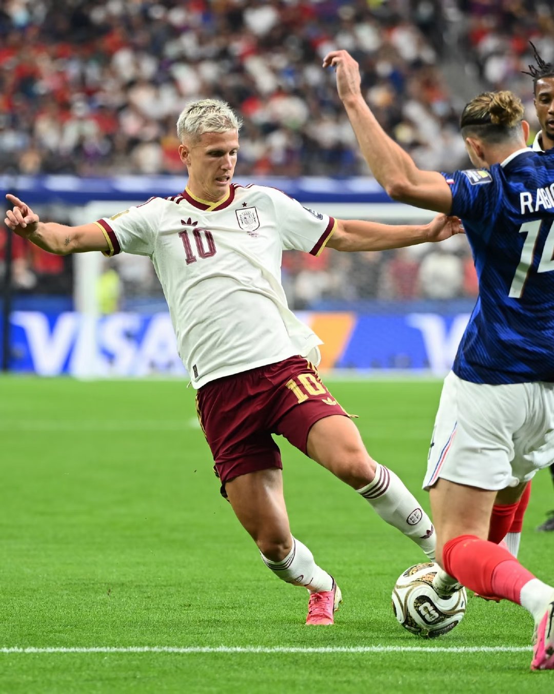 🇫🇷法国0-2西班牙🇪🇸：上半场比赛第20分钟亚马尔造点，下半场比赛第5