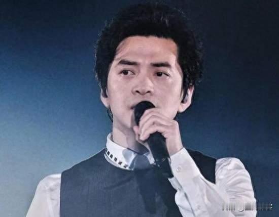 婚礼上大家爱祝“经得起风雨”，李健偏祝新人“别吃苦”