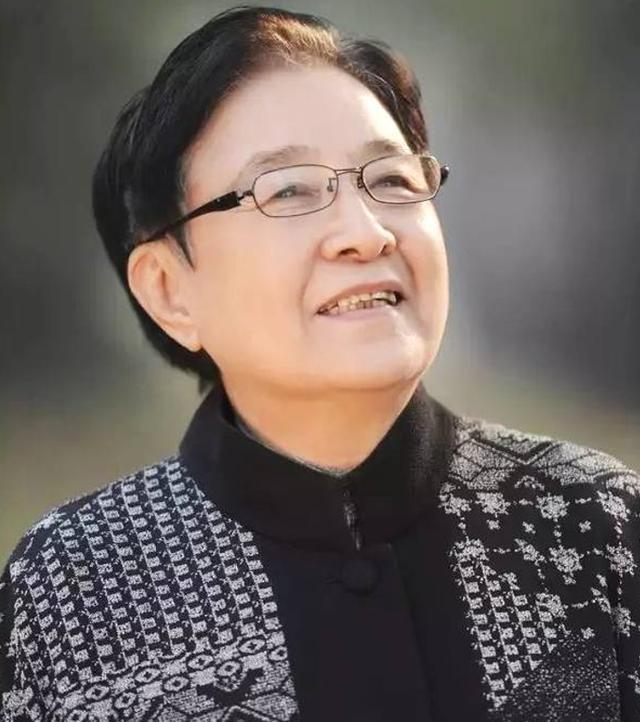 歌唱家，谷建芬说，当年，我也是一个离经叛道的人，写的歌，很多人不用，都怕出事，只