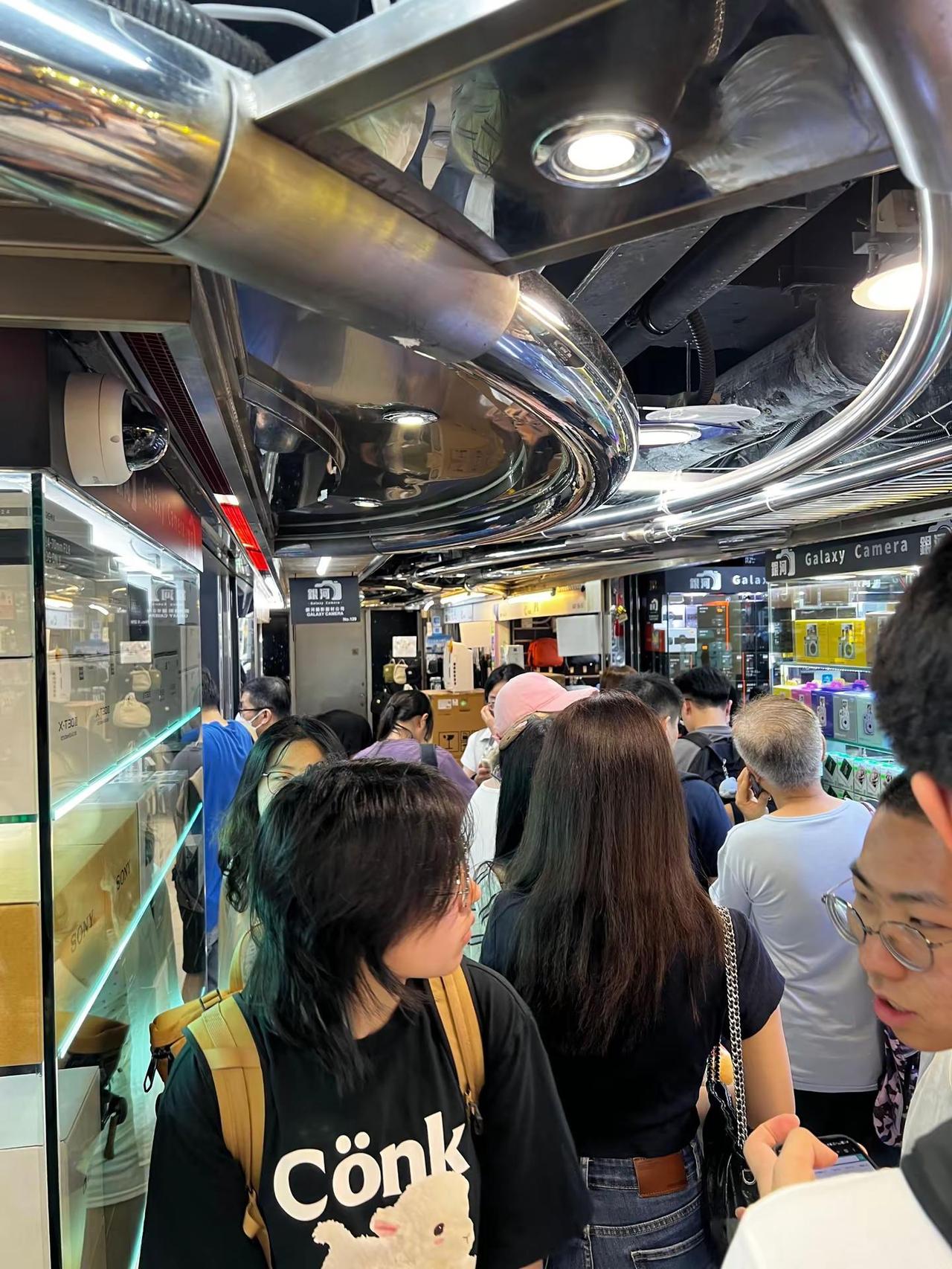 天爷！好多人来香港买相机 自从汇率暴跌3k+r50还在跌📉r10套机4k＋就能