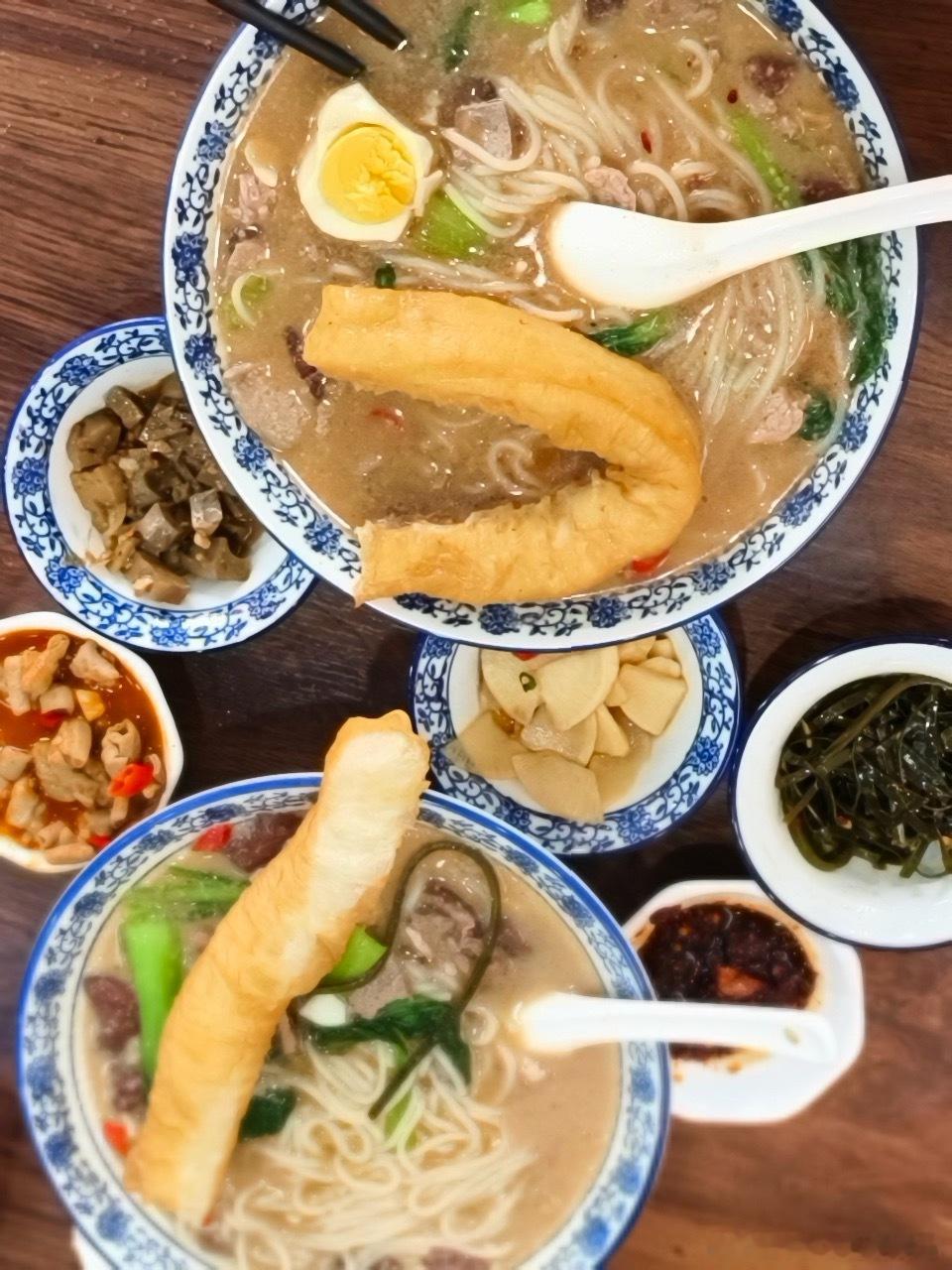 我吃完嘴巴就算擦干净还是有一圈印子……