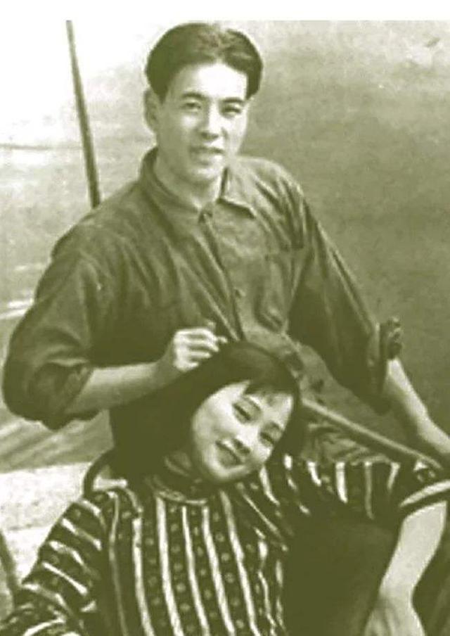 1940年，一次宴会上，汪精卫突然问唐生明：“你和戴笠关系那么好，不会是来杀我的