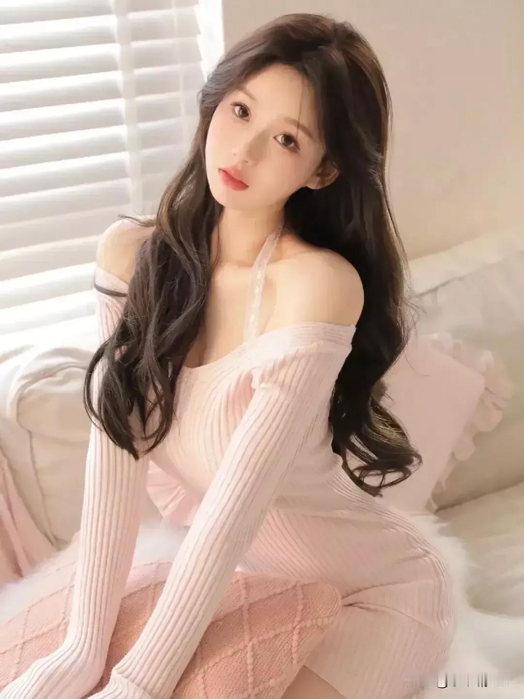 甜美少女风，粉色针织连衣裙，温柔的阳光洒在身上，好温柔好梦幻！嫩粉色系穿搭 粉色