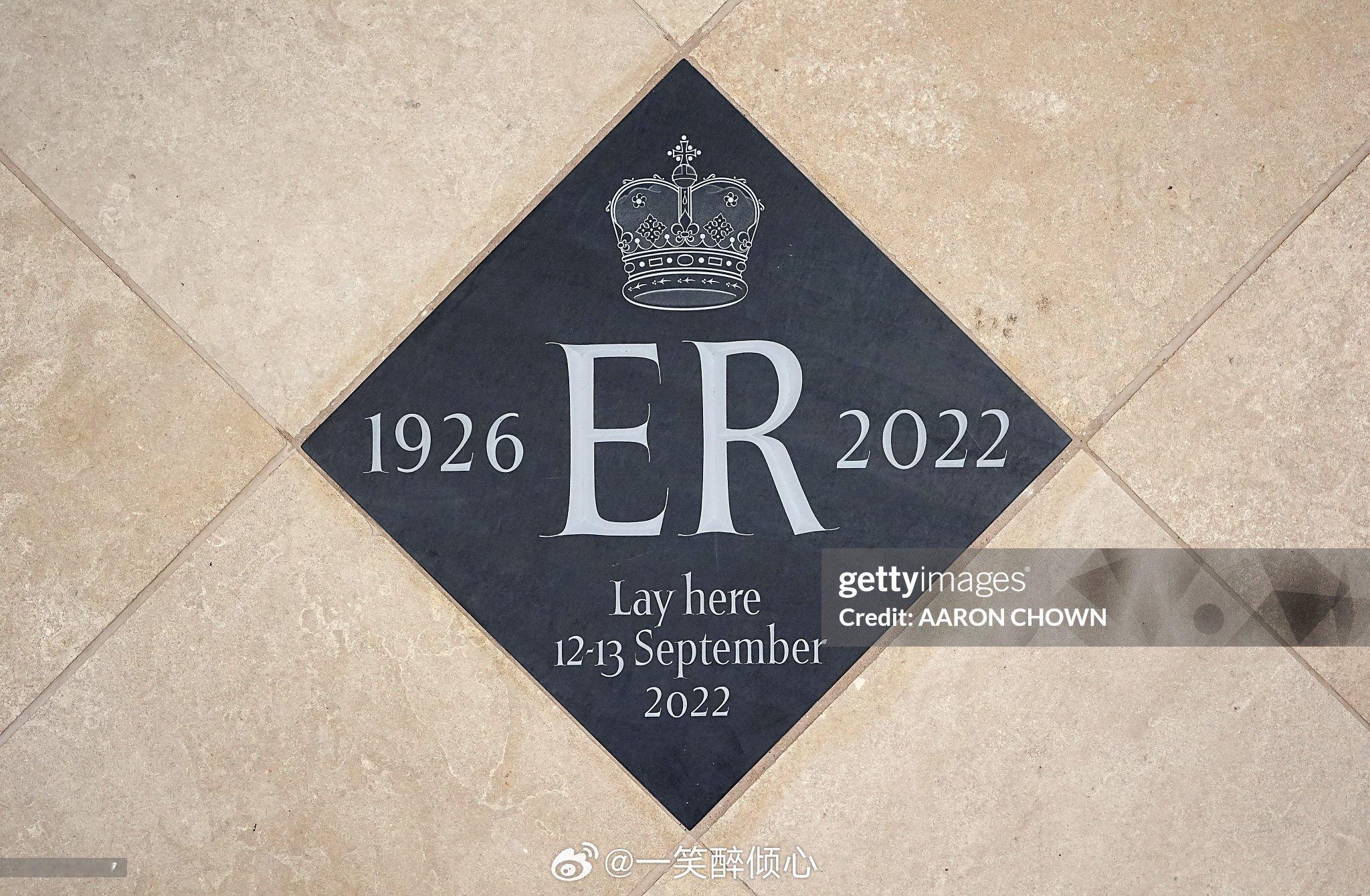 英国王室[超话]  2025年7月2日，查尔斯三世和卡米拉王后在苏格兰爱丁堡的圣
