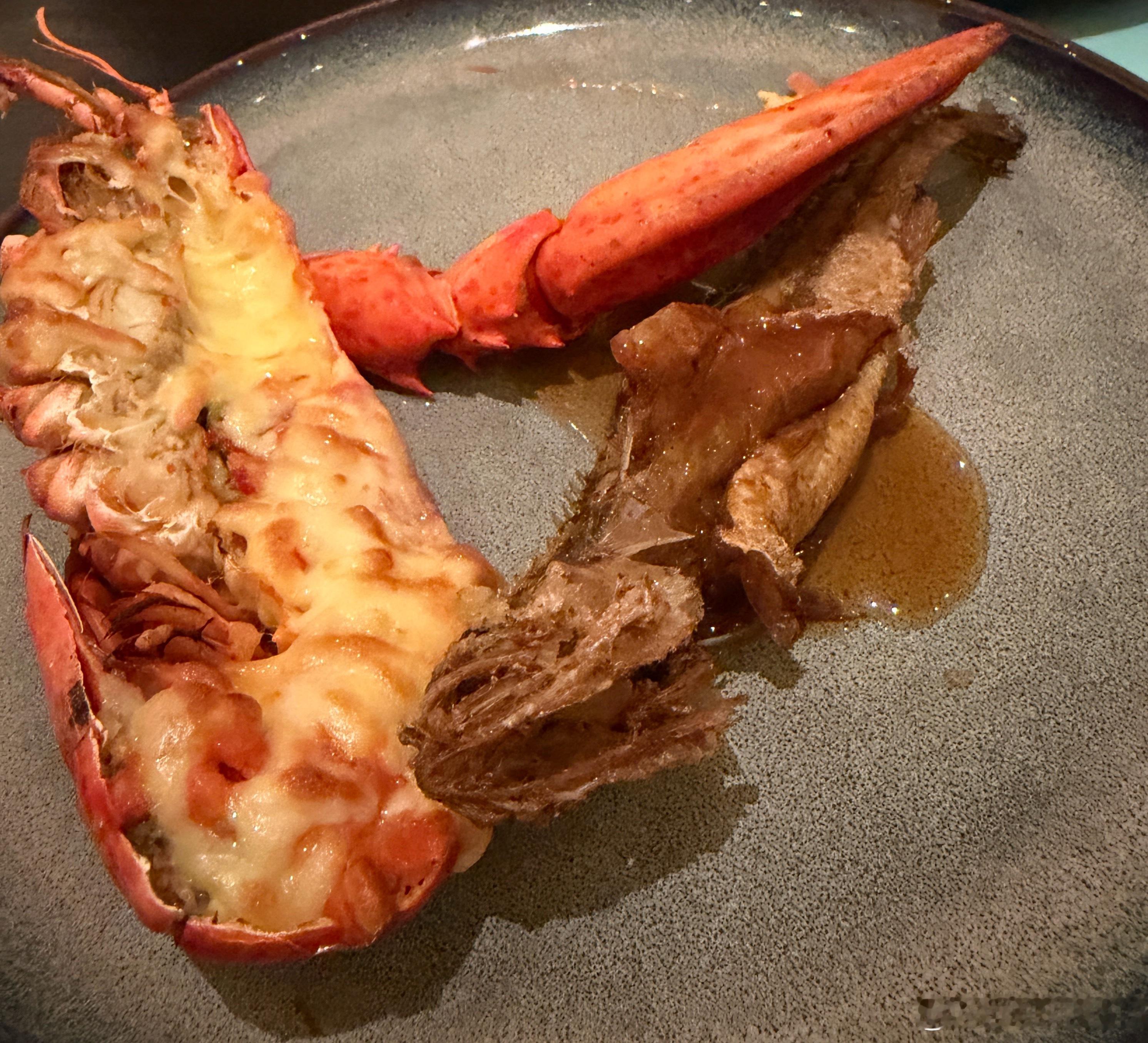 今晚我要多吃点 一会还要拍摄呢～ 