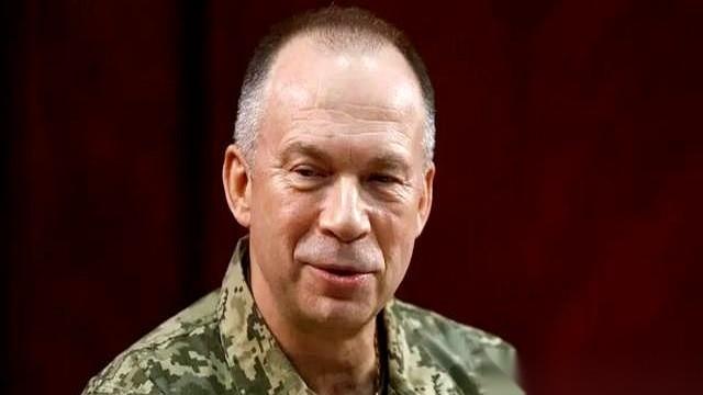 “美国援助？没有照样打！敌军每天躺下1000多人！”
乌克兰总司令西尔斯基这话一