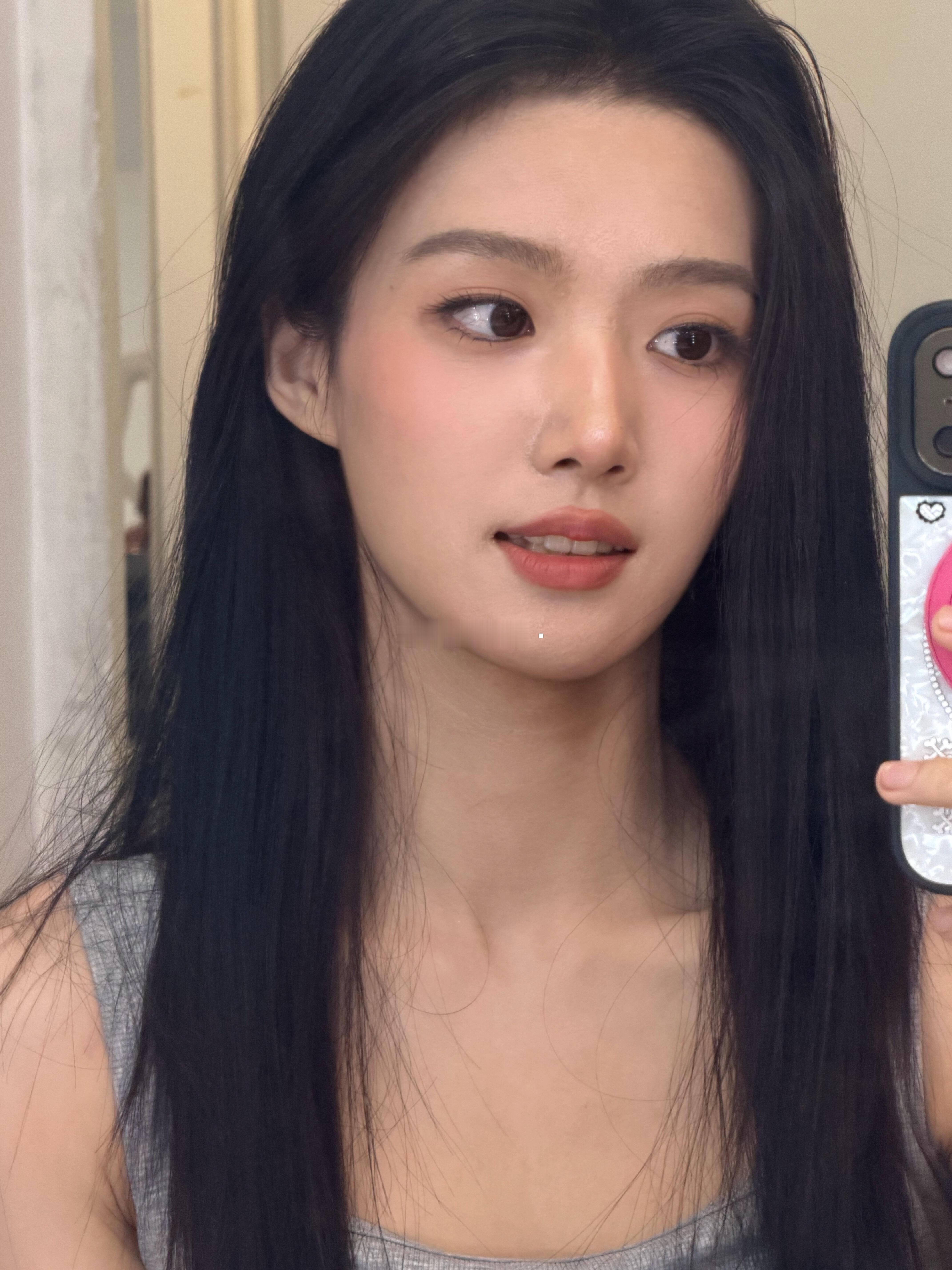 曝丁禹兮卢昱晓主演恰逢雨连天《恰逢雨连天》也基本确定了男女主丁禹兮和卢昱晓了，女