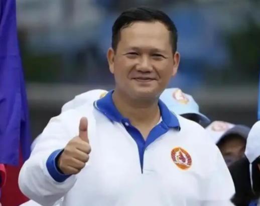 突发！
柬埔寨首相偷偷宣布了
7月28日突发！洪玛奈深夜官宣，今天将亲自带团飞往