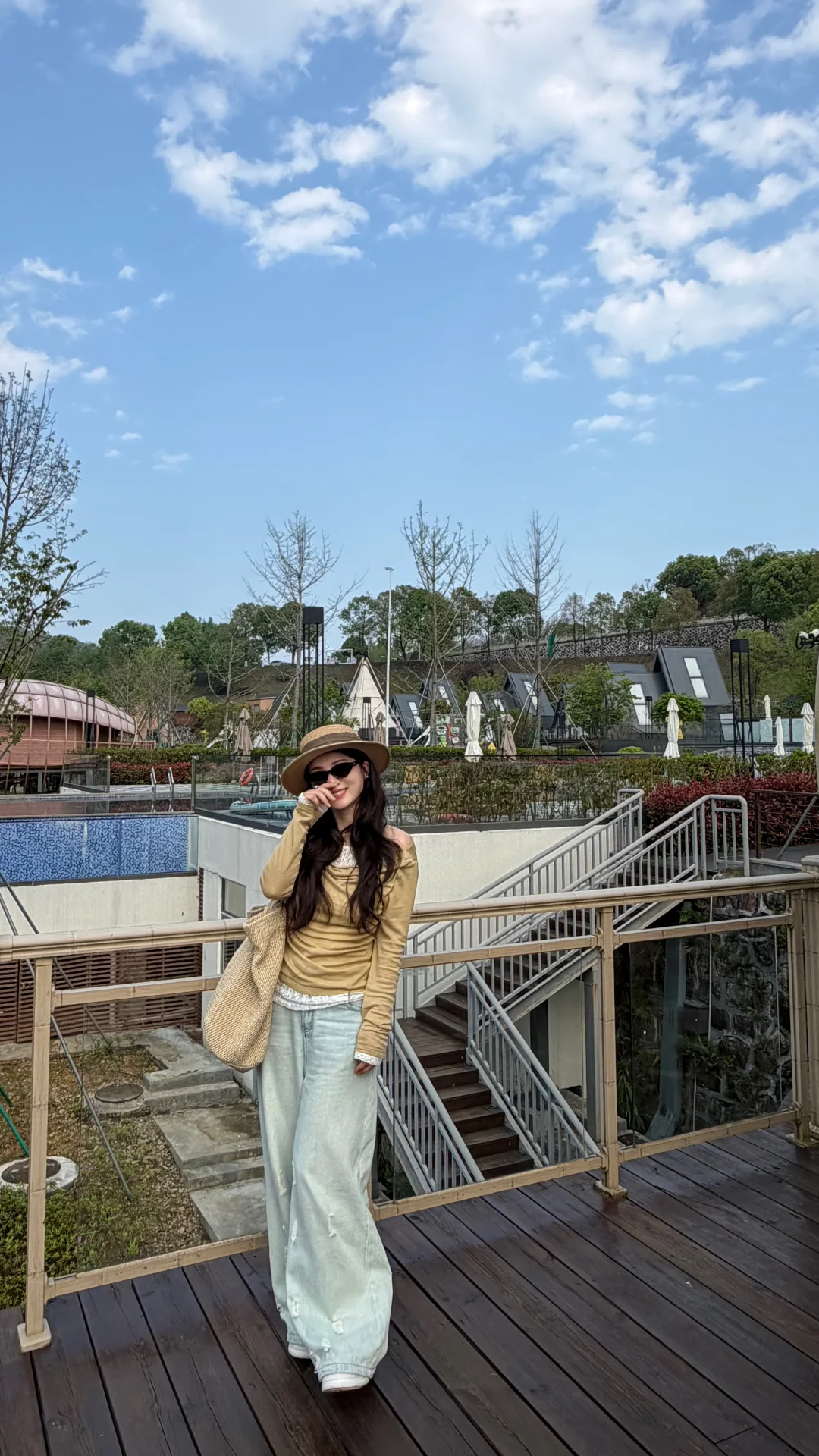 40岁妈妈和她的4岁女儿一起去流浪