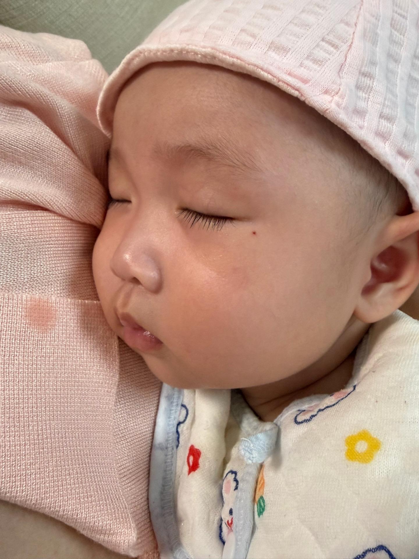 四月龄总结|变化真的好大呀。✨新技能： ✅主动翻身：会自己翻身了 ✅嘴...