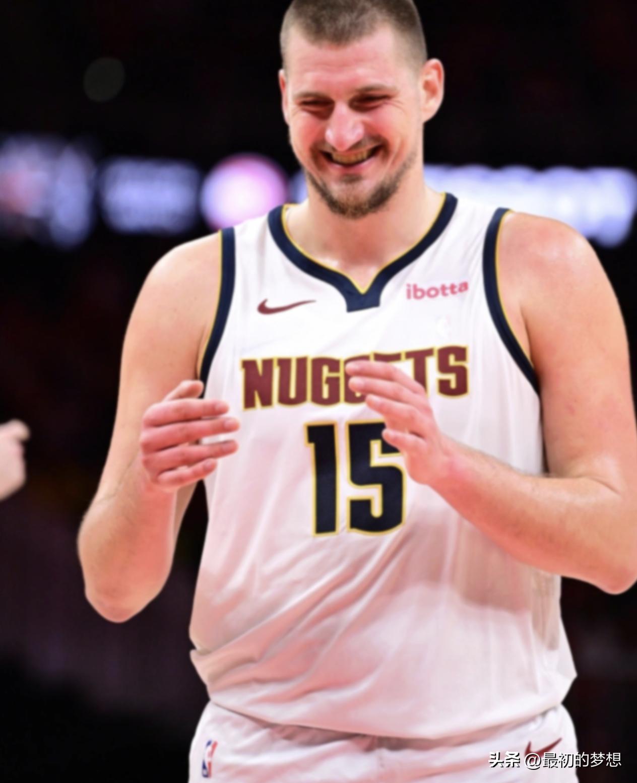 NBA历史五大中锋！现役哪里人有机会进历史前十？
 
1. 贾巴尔（6冠6MVP