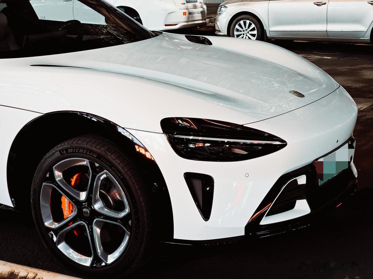 我去，出差到福州，路边停的这辆小米YU7 Max，绝对是我目前见过的好看的小米汽