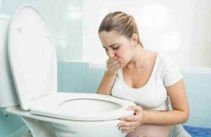 分享3个我怀娃时亲测有用的小方法，亲测能缓解大半不适👇

1、晨起先垫胃：别空