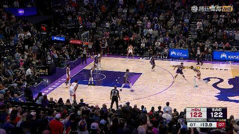 火箭vs国王威少啊威少，不仅抢了时间投三分，还送贾巴里史密斯三罚球 