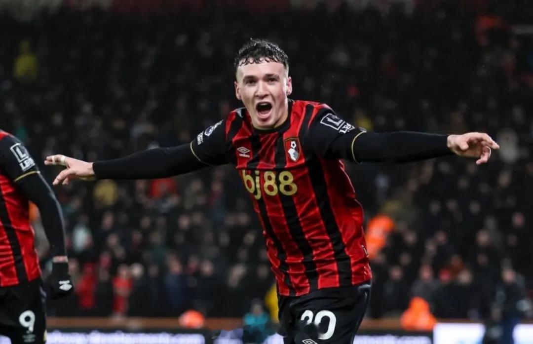 罗马诺消息，假如一切按照计划，那么伯恩茅斯准备在今夏从米兰买断亚历克斯-希门尼斯