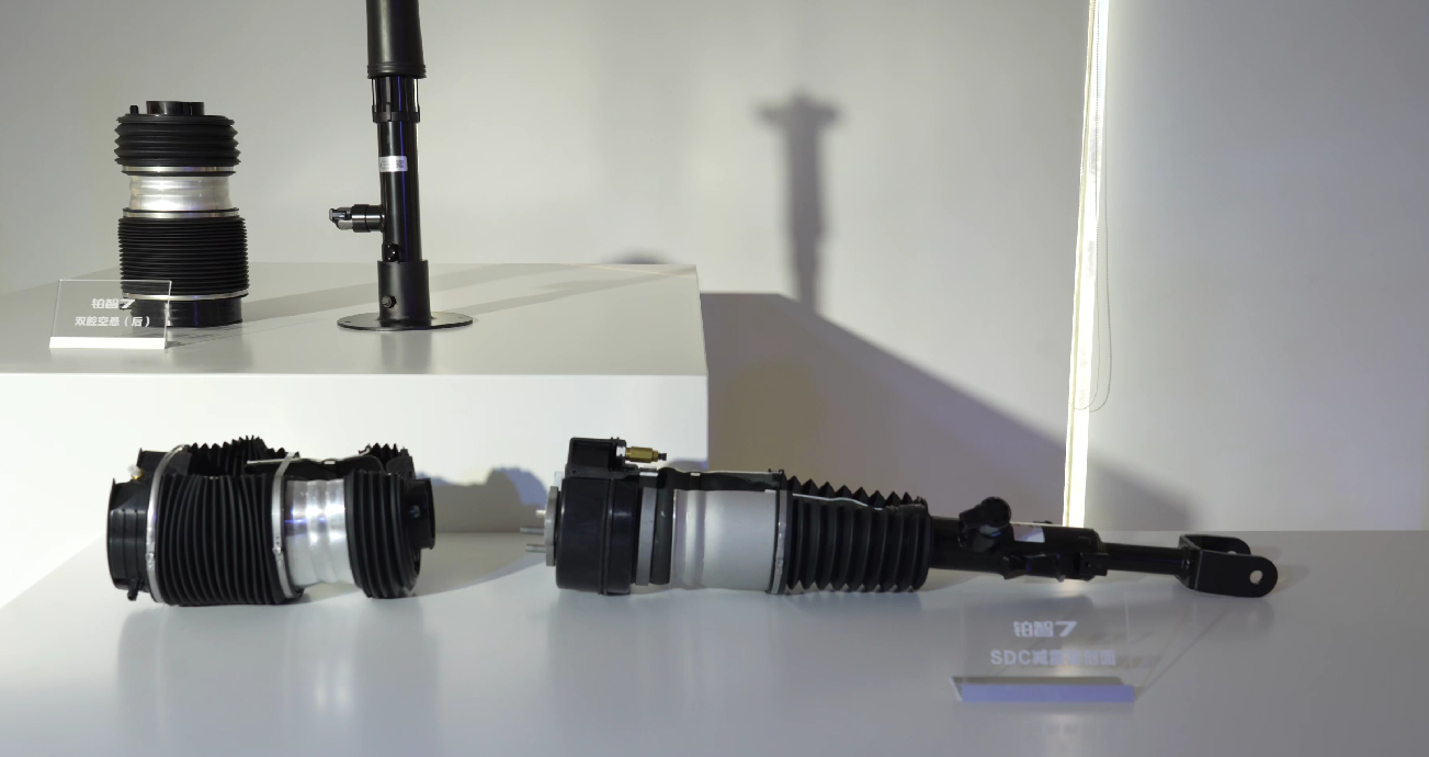 丰田豪华旗舰铂智7定于3月上市作为消费者，去年车圈给我最大的感觉就是价格战已经是