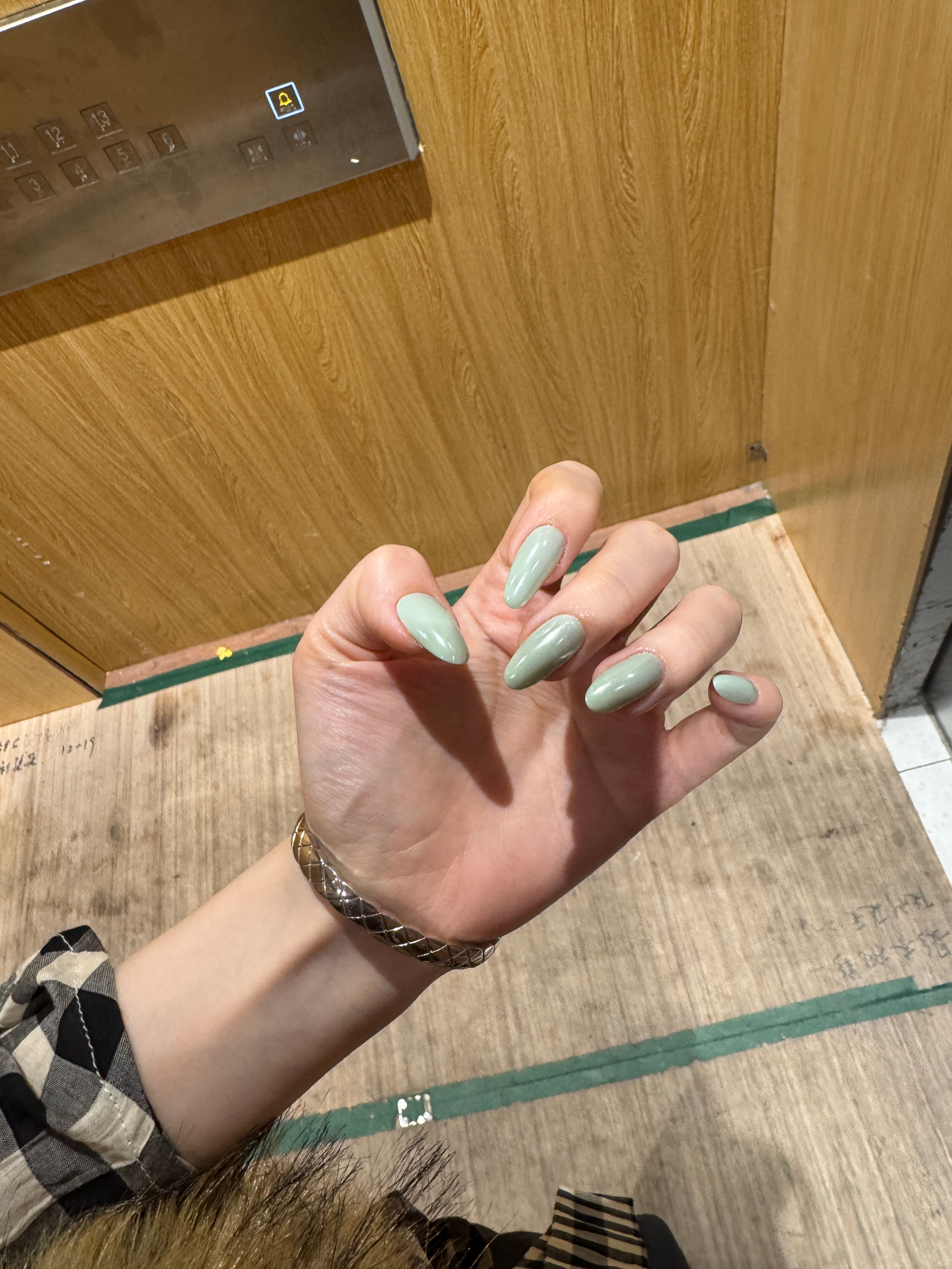 做了个哈密瓜绿～没有踩雷 